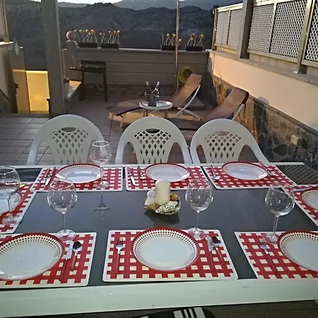 With 2 Bedrooms In Mogan, With Wonderful Mountain View, Pool Lägenhet *